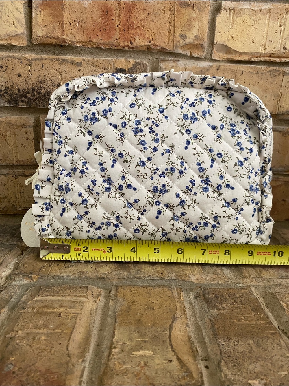 Altar’d State White Floral Quilted Toiletry Bag with Blue Roses - Picture 2 of 7